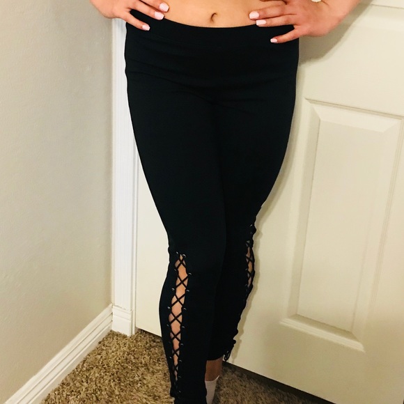 ‼️SOLD OUT‼️ 🔥LAST ONE LEFT 🔥Express Leggings - Picture 8 of 8